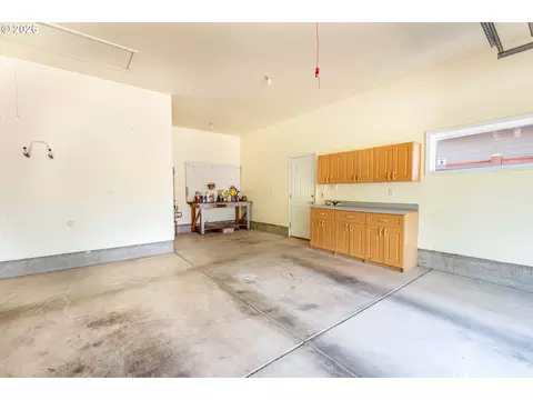 Other - 1243 Delrose Dr, Springfield, OR 97477 photo 6 of 8