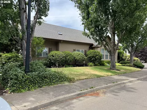 1243 Delrose Dr, Springfield, OR 97477