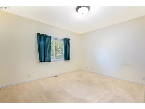 Bedroom - 1243 Delrose Dr, Springfield, OR 97477 photo 5 of 5