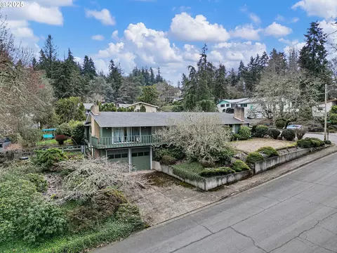 2115 Trillium St, Eugene, OR 97405