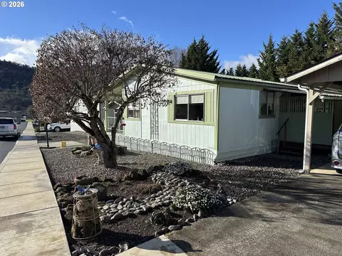 68 Danita Ln, Roseburg, OR 97470