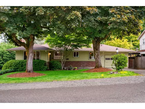 9004 SW 36th Ave, Portland, OR 97219