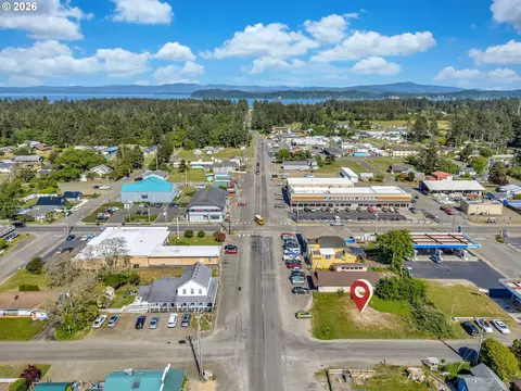 1402 Bay Ave, Ocean Park, WA 98640
