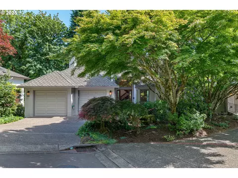 1571 Bay View Ln, Lake Oswego, OR 97034
