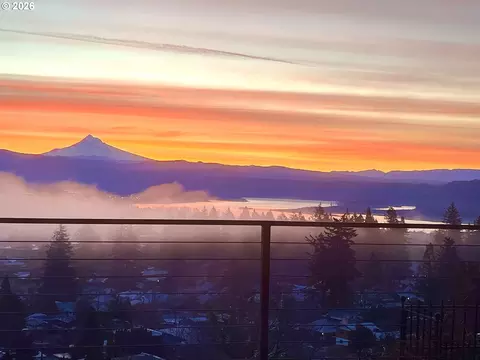 View/Area - 2105 NW Couch St, Camas, WA 98607 photo 6 of 8