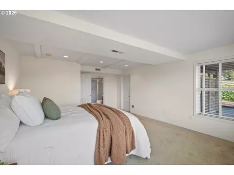 Bedroom - 2105 NW Couch St, Camas, WA 98607 photo 6 of 6
