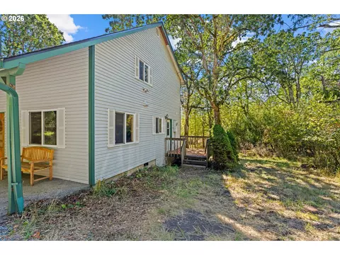 Exterior - 35255 S Summit Ln, Molalla, OR 97038 photo 4 of 5