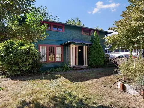 Exterior - 817 NW Earl Ave, Gresham, OR 97030 photo 3 of 3