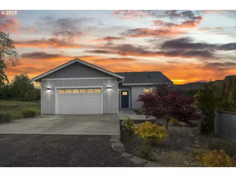 31 Kay Rd, Carson, WA 98610