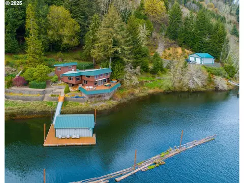 4081 S Tenmile Lk, Lakeside, OR 97449