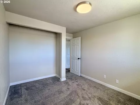 Bedroom - 520 Patsy Ct, Hermiston, OR 97838 photo 2 of 3
