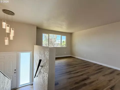 Living - 520 Patsy Ct, Hermiston, OR 97838 photo 1 of 5