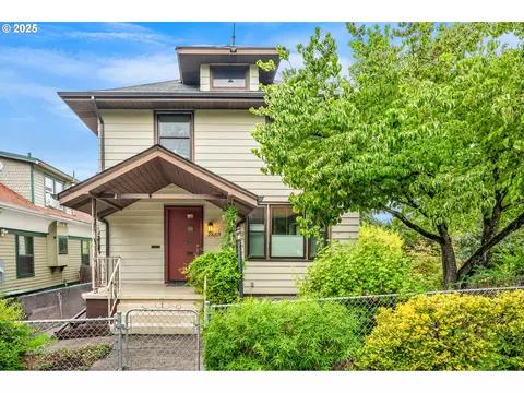 2889 SE Woodward St, Portland, OR 97202