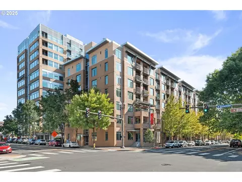 701 Columbia St #215, Vancouver, WA 98660