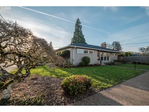 828 Lawnridge St, Albany, OR 97321