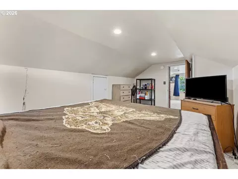 Bedroom - 301 E 2nd St, Canby, OR 97013 photo 5 of 6