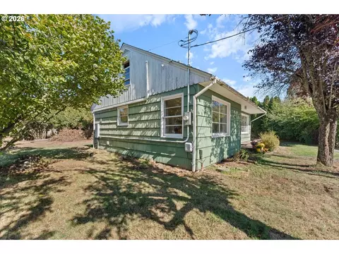 Exterior - 301 E 2nd St, Canby, OR 97013 photo 6 of 8