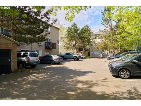 3317 SE 122nd Ave SE #9, Portland, OR 97236