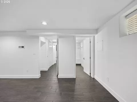 Entry Way - 205 NW 12th St, Gresham, OR 97030 photo 3 of 4