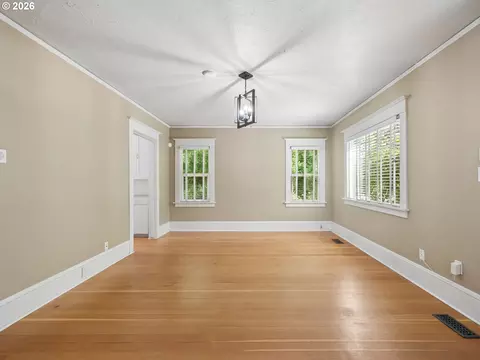 Living - 205 NW 12th St, Gresham, OR 97030 photo 1 of 2
