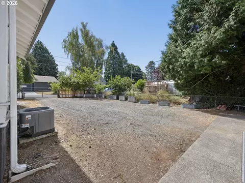 Exterior - 205 NW 12th St, Gresham, OR 97030 photo 8 of 8