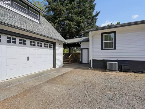 Exterior - 205 NW 12th St, Gresham, OR 97030 photo 7 of 8