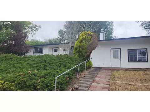 464 NW 22nd St, Pendleton, OR 97801