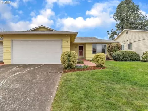 338 S Columbia Dr, Woodburn, OR 97071