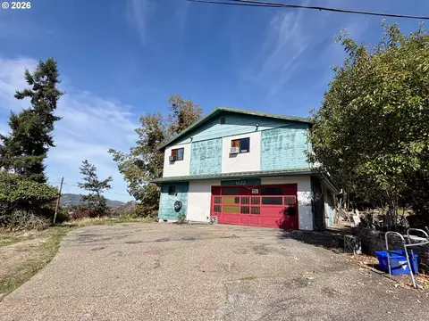 1122 SE Hawthorne Dr, Roseburg, OR 97470
