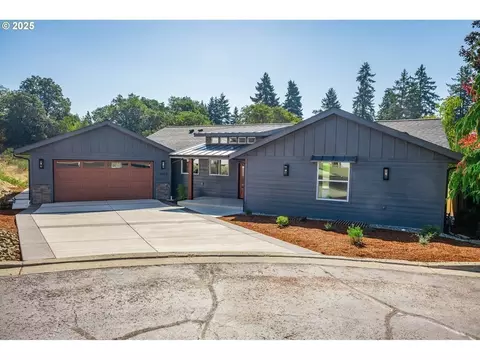 1660 Scardi Blvd, Sutherlin, OR 97479