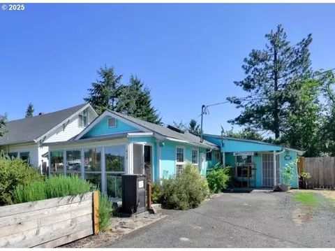 416 S 10th St, Cottage Grove, OR 97424