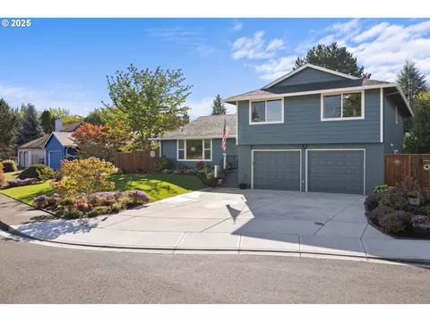 2011 NE Josephine Dr, Hillsboro, OR 97124