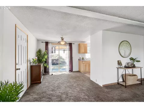 Dining - 25 Canyon Dr, Heppner, OR 97836 photo 1 of 1
