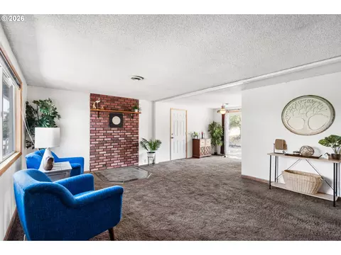 Living - 25 Canyon Dr, Heppner, OR 97836 photo 1 of 4