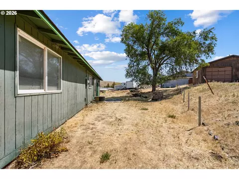 Exterior - 25 Canyon Dr, Heppner, OR 97836 photo 4 of 8