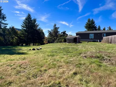 Exterior - 92063 Spicer Ln, Springfield, OR 97478 photo 8 of 9