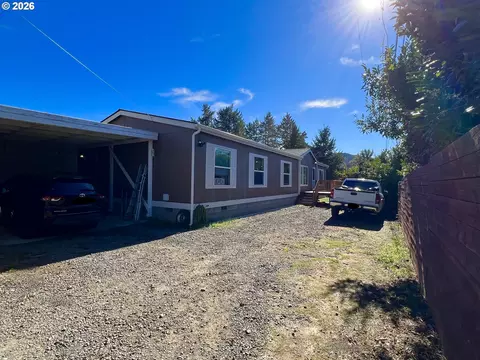 Exterior - 92063 Spicer Ln, Springfield, OR 97478 photo 1 of 9