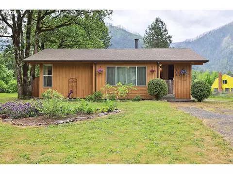 704 Fort Rains St, North Bonneville, WA 98639