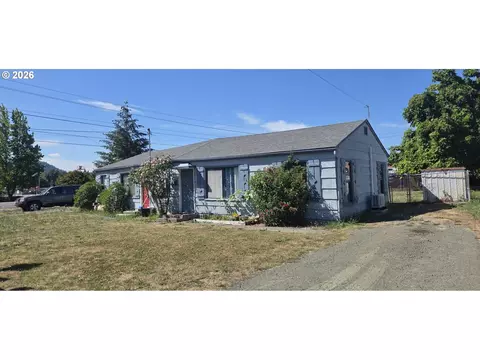2986 W Jay Ave, Roseburg, OR 97471