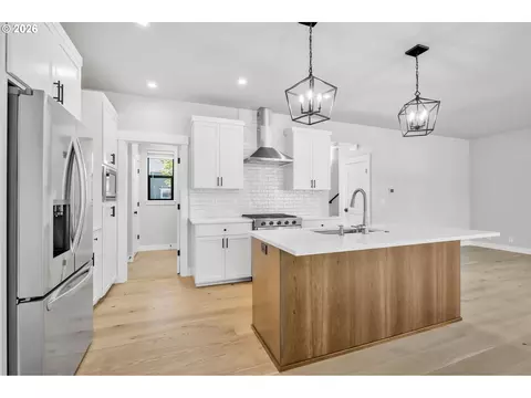 Kitchen - 503 Honeysuckle Ln, Eugene, OR 97401 photo 6 of 6