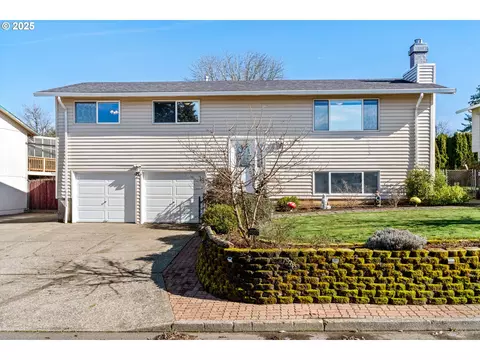 13273 Eastborne Dr, Oregon City, OR 97045