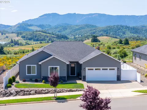 847 Pebble Crk St, Sutherlin, OR 97479