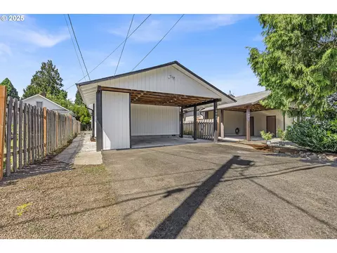 10063 SE Brandeis St, Clackamas, OR 97015
