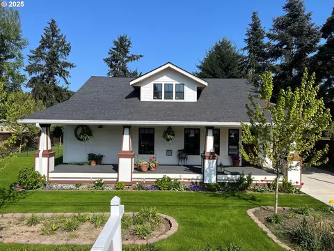 1638 N 2nd Ave, Kelso, WA 98626