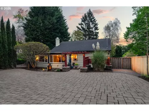 6610 SW Canyon Ln, Portland, OR 97225