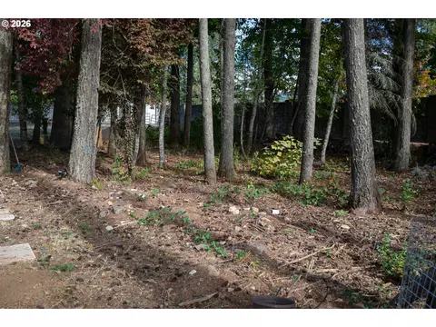 Nandiana St., Sweet Home, OR 97386