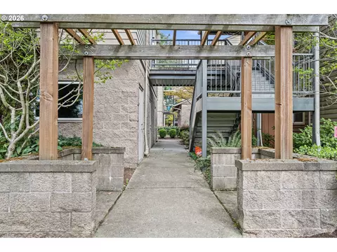 Exterior - 327 Rustic Pl #35, Eugene, OR 97401 photo 5 of 5