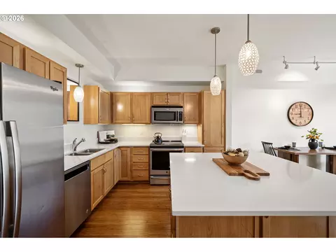 Kitchen - 327 Rustic Pl #35, Eugene, OR 97401 photo 2 of 9