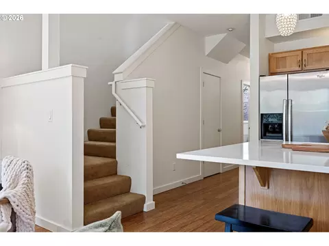 Entry Way - 327 Rustic Pl #35, Eugene, OR 97401 photo 1 of 3