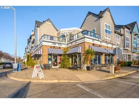 738 SE Fairwinds Loop, Vancouver, WA 98661